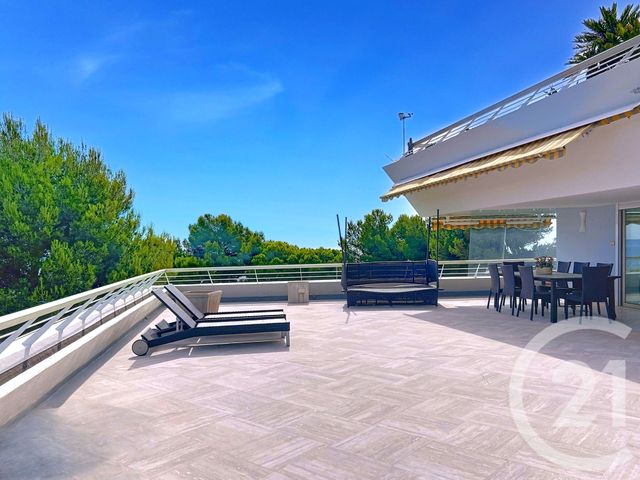Appartement T4 à vendre - 4 pièces - 131.0 m2 - VILLENEUVE LOUBET - 06 - PROVENCE-ALPES-COTE-D-AZUR - Century 21 Marina Baie Des Anges