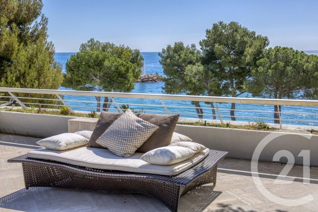 Appartement T4 à vendre - 4 pièces - 131.0 m2 - VILLENEUVE LOUBET - 06 - PROVENCE-ALPES-COTE-D-AZUR - Century 21 Marina Baie Des Anges
