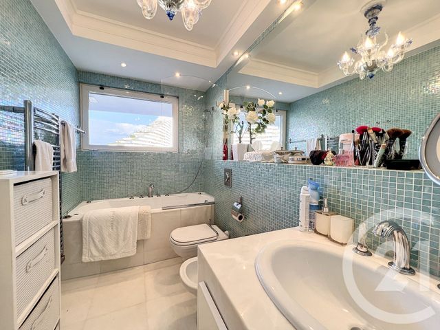 Appartement T4 à vendre - 4 pièces - 131.0 m2 - VILLENEUVE LOUBET - 06 - PROVENCE-ALPES-COTE-D-AZUR - Century 21 Marina Baie Des Anges