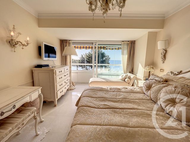 Appartement T4 à vendre - 4 pièces - 131.0 m2 - VILLENEUVE LOUBET - 06 - PROVENCE-ALPES-COTE-D-AZUR - Century 21 Marina Baie Des Anges