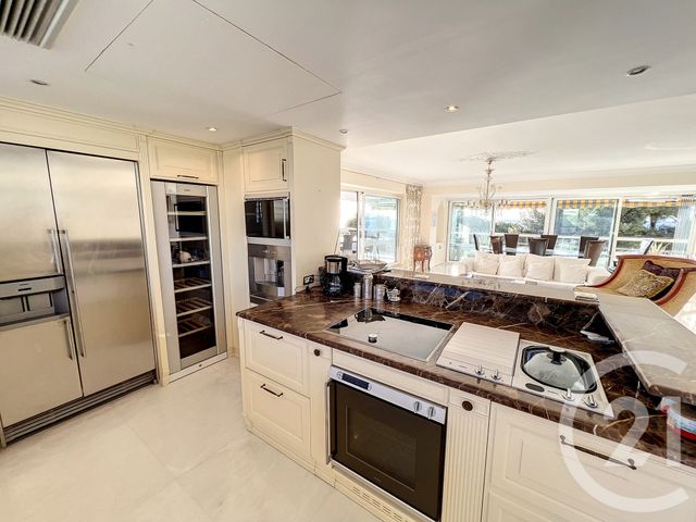 Appartement T4 à vendre - 4 pièces - 131.0 m2 - VILLENEUVE LOUBET - 06 - PROVENCE-ALPES-COTE-D-AZUR - Century 21 Marina Baie Des Anges