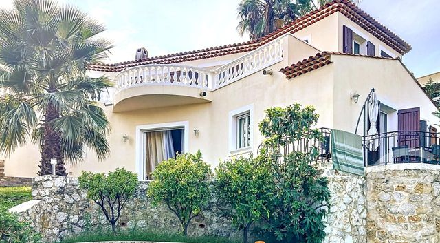 Afficher la photo en grand maison à vendre - 8 pièces - 401.0 m2 - VILLENEUVE LOUBET - 06 - PROVENCE-ALPES-COTE-D-AZUR - Century 21 Marina Baie Des Anges