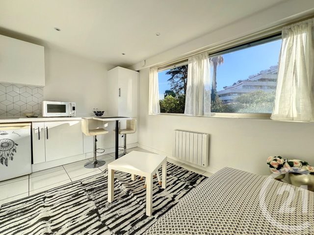 Studette à vendre VILLENEUVE LOUBET