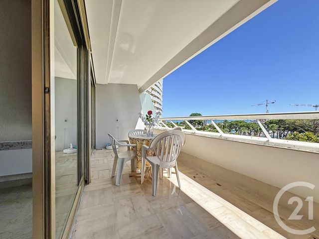 Afficher la photo en grand Appartement F2 à vendre - 2 pièces - 50.0 m2 - VILLENEUVE LOUBET - 06 - PROVENCE-ALPES-COTE-D-AZUR - Century 21 Marina Baie Des Anges