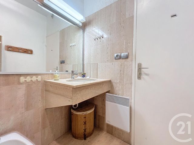 Afficher la photo en grand Appartement F2 à vendre - 2 pièces - 50.0 m2 - VILLENEUVE LOUBET - 06 - PROVENCE-ALPES-COTE-D-AZUR - Century 21 Marina Baie Des Anges