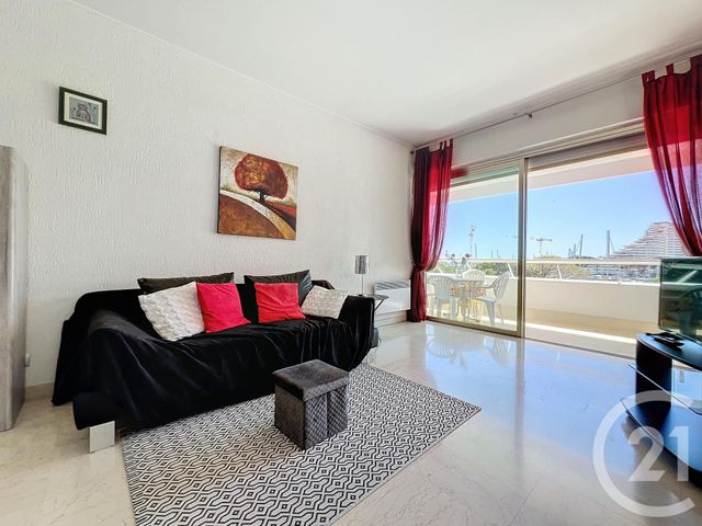 Afficher la photo en grand Appartement F2 à vendre - 2 pièces - 50.0 m2 - VILLENEUVE LOUBET - 06 - PROVENCE-ALPES-COTE-D-AZUR - Century 21 Marina Baie Des Anges