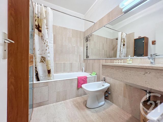 Afficher la photo en grand Appartement F2 à vendre - 2 pièces - 50.0 m2 - VILLENEUVE LOUBET - 06 - PROVENCE-ALPES-COTE-D-AZUR - Century 21 Marina Baie Des Anges