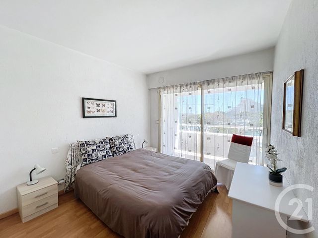 Afficher la photo en grand Appartement F2 à vendre - 2 pièces - 50.0 m2 - VILLENEUVE LOUBET - 06 - PROVENCE-ALPES-COTE-D-AZUR - Century 21 Marina Baie Des Anges