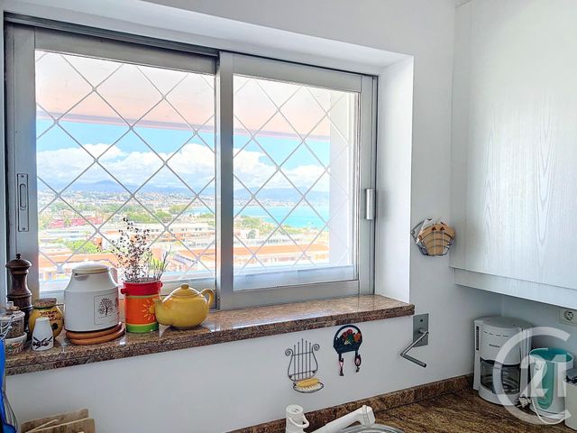 Afficher la photo en grand Appartement T2 à vendre - 2 pièces - 51.0 m2 - VILLENEUVE LOUBET - 06 - PROVENCE-ALPES-COTE-D-AZUR - Century 21 Marina Baie Des Anges