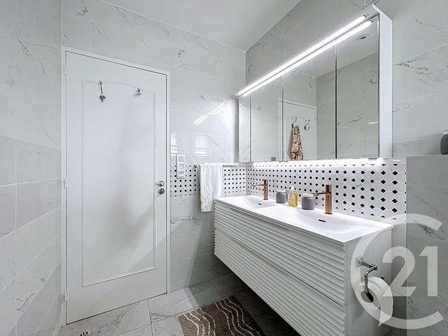 Appartement F4 à vendre - 4 pièces - 91.93 m2 - VILLENEUVE LOUBET - 06 - PROVENCE-ALPES-COTE-D-AZUR - Century 21 Marina Baie Des Anges