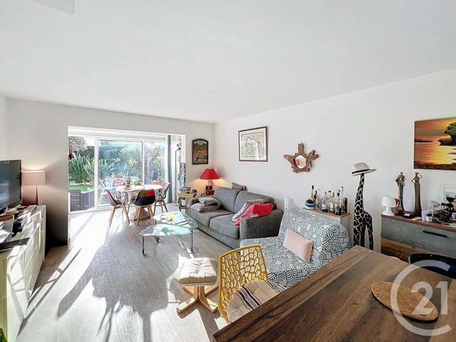 Appartement T2 à louer - 2 pièces - 52.0 m2 - VILLENEUVE LOUBET - 06 - PROVENCE-ALPES-COTE-D-AZUR - Century 21 Marina Baie Des Anges