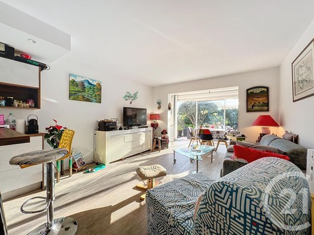 Appartement T2 à louer - 2 pièces - 52.0 m2 - VILLENEUVE LOUBET - 06 - PROVENCE-ALPES-COTE-D-AZUR - Century 21 Marina Baie Des Anges