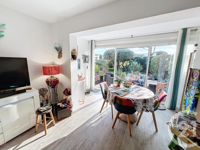 Appartement T2 à louer - 2 pièces - 52.0 m2 - VILLENEUVE LOUBET - 06 - PROVENCE-ALPES-COTE-D-AZUR - Century 21 Marina Baie Des Anges