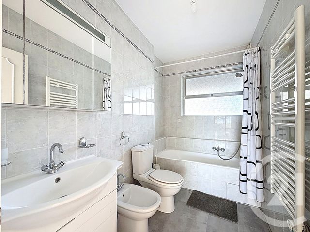 Appartement T2 à vendre - 2 pièces - 56.25 m2 - VILLENEUVE LOUBET - 06 - PROVENCE-ALPES-COTE-D-AZUR - Century 21 Marina Baie Des Anges