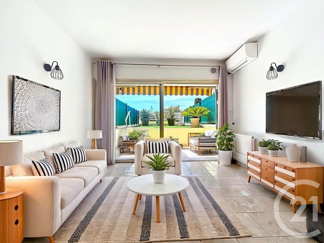 Appartement Studio à vendre - 1 pièce - 22.0 m2 - VILLENEUVE LOUBET - 06 - PROVENCE-ALPES-COTE-D-AZUR - Century 21 Marina Baie Des Anges