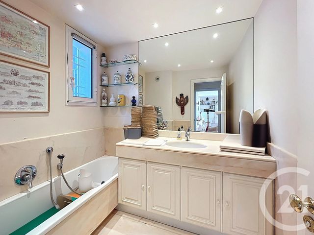 maison à vendre - 6 pièces - 200.0 m2 - VILLENEUVE LOUBET - 06 - PROVENCE-ALPES-COTE-D-AZUR - Century 21 Marina Baie Des Anges