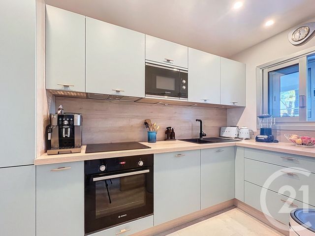 Appartement à vendre - 3 pièces - 67.2 m2 - VILLENEUVE LOUBET - 06 - PROVENCE-ALPES-COTE-D-AZUR - Century 21 Marina Baie Des Anges