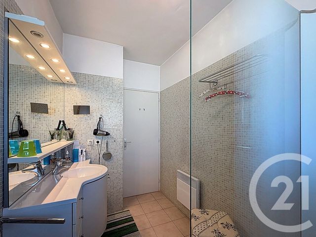 Appartement F3 à vendre - 3 pièces - 77.86 m2 - VILLENEUVE LOUBET - 06 - PROVENCE-ALPES-COTE-D-AZUR - Century 21 Marina Baie Des Anges