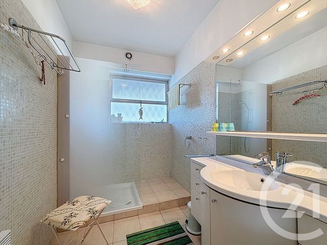 Appartement F3 à vendre - 3 pièces - 77.86 m2 - VILLENEUVE LOUBET - 06 - PROVENCE-ALPES-COTE-D-AZUR - Century 21 Marina Baie Des Anges