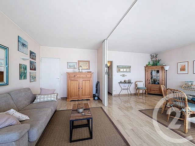 Appartement F3 à vendre - 3 pièces - 77.86 m2 - VILLENEUVE LOUBET - 06 - PROVENCE-ALPES-COTE-D-AZUR - Century 21 Marina Baie Des Anges