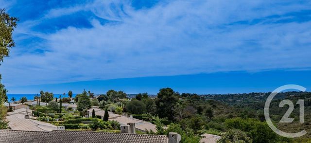 Afficher la photo en grand Appartement T3 à vendre - 3 pièces - 90.0 m2 - VILLENEUVE LOUBET - 06 - PROVENCE-ALPES-COTE-D-AZUR - Century 21 Marina Baie Des Anges