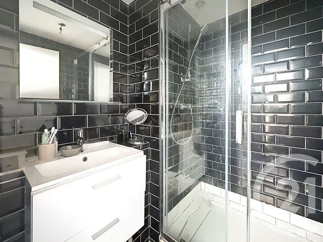 maison à vendre - 6 pièces - 127.37 m2 - VILLENEUVE LOUBET - 06 - PROVENCE-ALPES-COTE-D-AZUR - Century 21 Marina Baie Des Anges