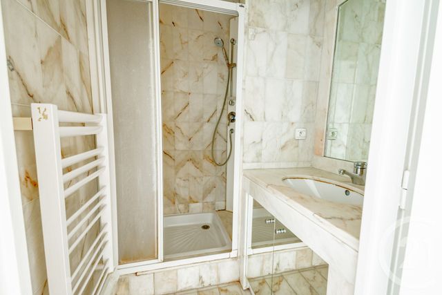 Appartement F3 à vendre - 3 pièces - 99.09 m2 - ST LAURENT DU VAR - 06 - PROVENCE-ALPES-COTE-D-AZUR - Century 21 Marina Baie Des Anges