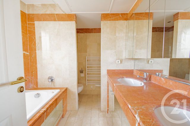 Appartement F3 à vendre - 3 pièces - 99.09 m2 - ST LAURENT DU VAR - 06 - PROVENCE-ALPES-COTE-D-AZUR - Century 21 Marina Baie Des Anges