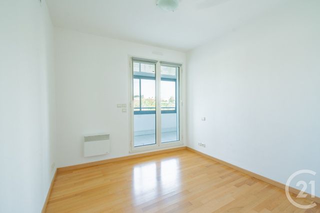 Appartement F3 à vendre - 3 pièces - 99.09 m2 - ST LAURENT DU VAR - 06 - PROVENCE-ALPES-COTE-D-AZUR - Century 21 Marina Baie Des Anges