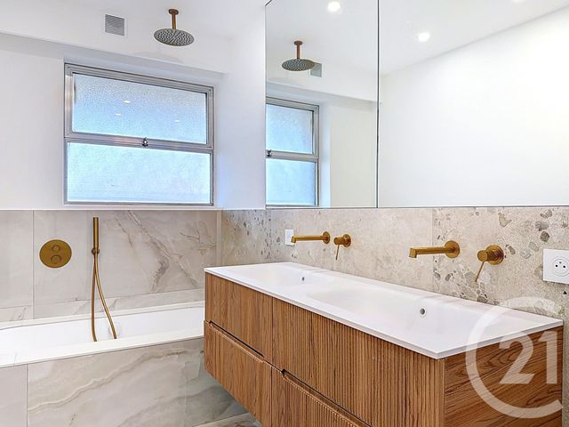 Appartement T3 à vendre - 3 pièces - 90.0 m2 - VILLENEUVE LOUBET - 06 - PROVENCE-ALPES-COTE-D-AZUR - Century 21 Marina Baie Des Anges