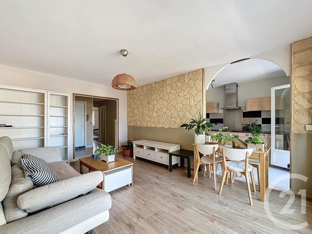 Appartement T2 à louer - 2 pièces - 52.0 m2 - VILLENEUVE LOUBET - 06 - PROVENCE-ALPES-COTE-D-AZUR - Century 21 Marina Baie Des Anges