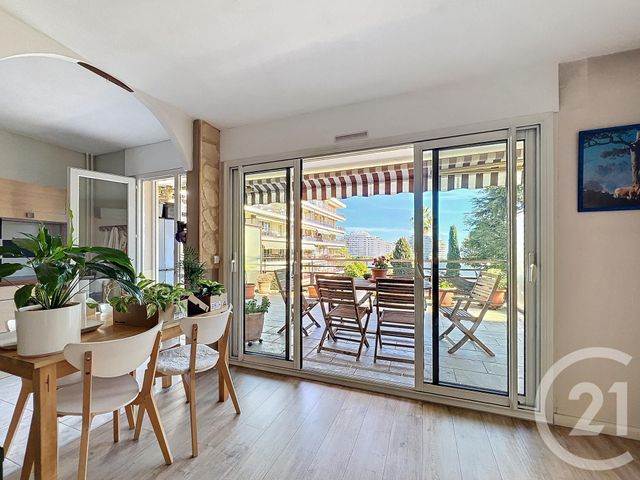 Appartement T2 à louer - 2 pièces - 52.0 m2 - VILLENEUVE LOUBET - 06 - PROVENCE-ALPES-COTE-D-AZUR - Century 21 Marina Baie Des Anges