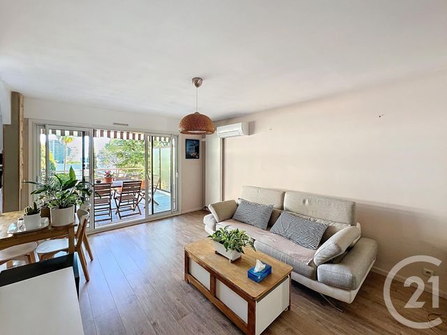 Appartement T2 à louer - 2 pièces - 52.0 m2 - VILLENEUVE LOUBET - 06 - PROVENCE-ALPES-COTE-D-AZUR - Century 21 Marina Baie Des Anges