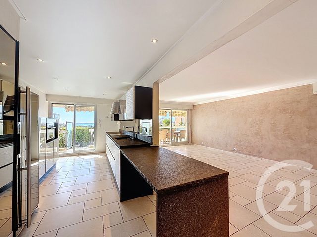 Appartement F4 à vendre - 4 pièces - 95.0 m2 - VILLENEUVE LOUBET - 06 - PROVENCE-ALPES-COTE-D-AZUR - Century 21 Marina Baie Des Anges