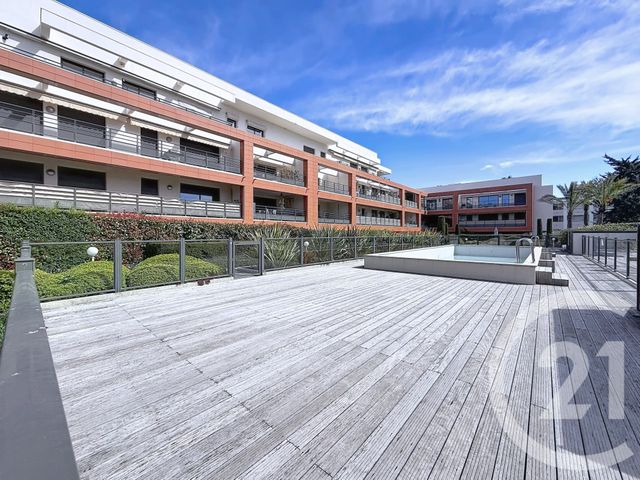 Appartement T3 à vendre - 3 pièces - 70.0 m2 - VILLENEUVE LOUBET - 06 - PROVENCE-ALPES-COTE-D-AZUR - Century 21 Marina Baie Des Anges