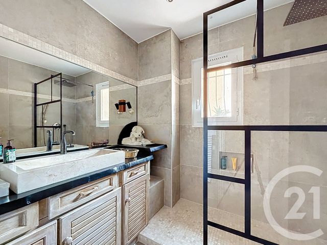 maison à vendre - 5 pièces - 101.36 m2 - VILLENEUVE LOUBET - 06 - PROVENCE-ALPES-COTE-D-AZUR - Century 21 Marina Baie Des Anges