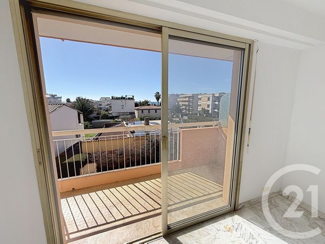 Appartement T2 à louer - 2 pièces - 41.39 m2 - JUAN LES PINS - 06 - PROVENCE-ALPES-COTE-D-AZUR - Century 21 Marina Baie Des Anges