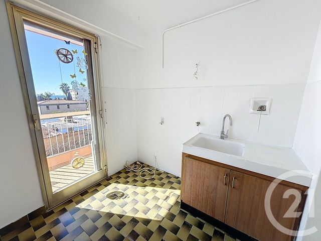 Appartement T2 à louer - 2 pièces - 41.39 m2 - JUAN LES PINS - 06 - PROVENCE-ALPES-COTE-D-AZUR - Century 21 Marina Baie Des Anges