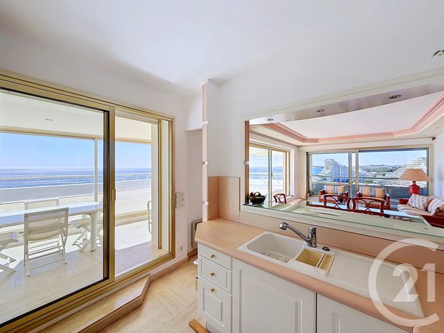 Appartement F4 à vendre - 4 pièces - 105.64 m2 - VILLENEUVE LOUBET - 06 - PROVENCE-ALPES-COTE-D-AZUR - Century 21 Marina Baie Des Anges