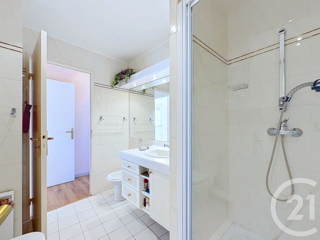 Appartement F4 à vendre - 4 pièces - 105.64 m2 - VILLENEUVE LOUBET - 06 - PROVENCE-ALPES-COTE-D-AZUR - Century 21 Marina Baie Des Anges