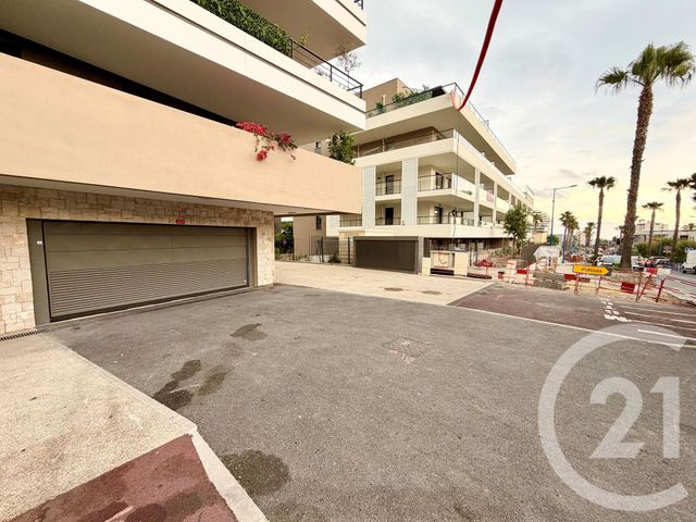 parking à louer - 15.0 m2 - VILLENEUVE LOUBET - 06 - PROVENCE-ALPES-COTE-D-AZUR - Century 21 Marina Baie Des Anges