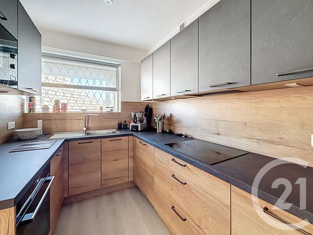 Appartement T3 à louer - 3 pièces - 90.0 m2 - VILLENEUVE LOUBET - 06 - PROVENCE-ALPES-COTE-D-AZUR - Century 21 Marina Baie Des Anges