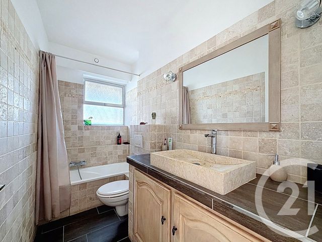 Appartement T3 à louer - 3 pièces - 90.0 m2 - VILLENEUVE LOUBET - 06 - PROVENCE-ALPES-COTE-D-AZUR - Century 21 Marina Baie Des Anges
