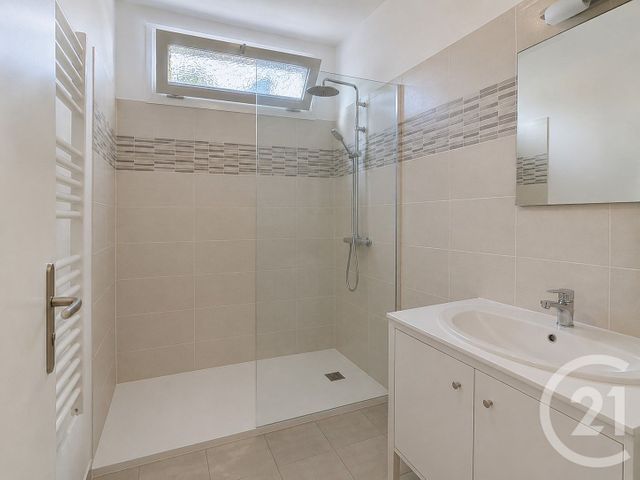 Appartement T2 à louer - 2 pièces - 35.0 m2 - LE GOLFE JUAN - 06 - PROVENCE-ALPES-COTE-D-AZUR - Century 21 Marina Baie Des Anges