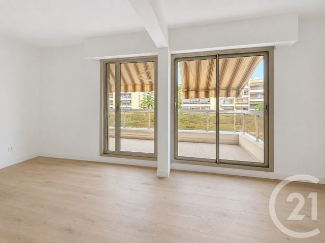 Appartement T2 à louer - 2 pièces - 35.0 m2 - LE GOLFE JUAN - 06 - PROVENCE-ALPES-COTE-D-AZUR - Century 21 Marina Baie Des Anges