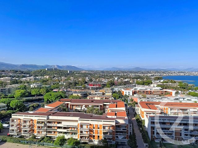 Appartement T3 à vendre - 3 pièces - 60.0 m2 - VILLENEUVE LOUBET - 06 - PROVENCE-ALPES-COTE-D-AZUR - Century 21 Marina Baie Des Anges