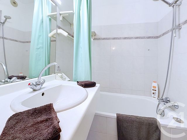 Appartement Studio Cabine à louer - 1 pièce - 24.66 m2 - VILLENEUVE LOUBET - 06 - PROVENCE-ALPES-COTE-D-AZUR - Century 21 Marina Baie Des Anges
