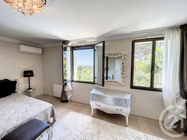 maison à vendre - 6 pièces - 245.0 m2 - VILLENEUVE LOUBET - 06 - PROVENCE-ALPES-COTE-D-AZUR - Century 21 Marina Baie Des Anges