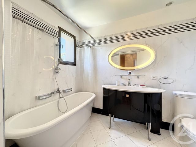 maison à vendre - 6 pièces - 245.0 m2 - VILLENEUVE LOUBET - 06 - PROVENCE-ALPES-COTE-D-AZUR - Century 21 Marina Baie Des Anges