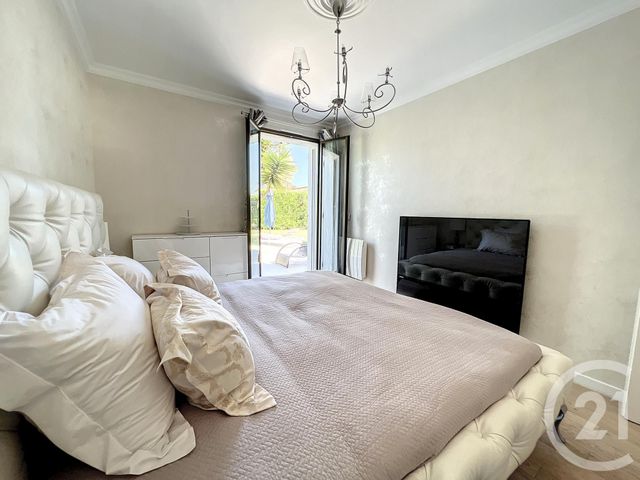 maison à vendre - 5 pièces - 161.0 m2 - VILLENEUVE LOUBET - 06 - PROVENCE-ALPES-COTE-D-AZUR - Century 21 Marina Baie Des Anges